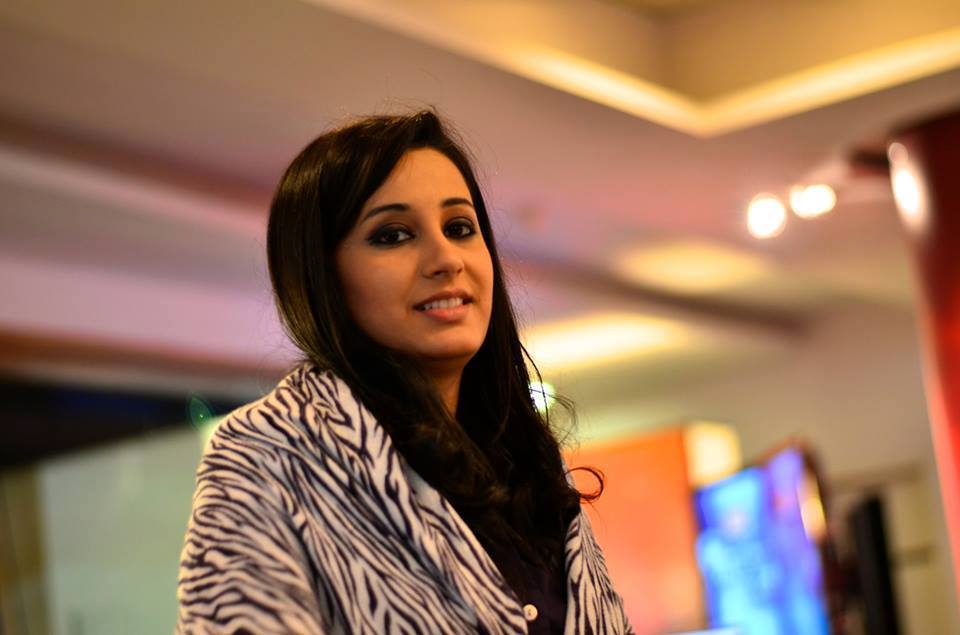 Avanne Dubash, ET NOW Profile, Wiki, Age, Husband and Marriage