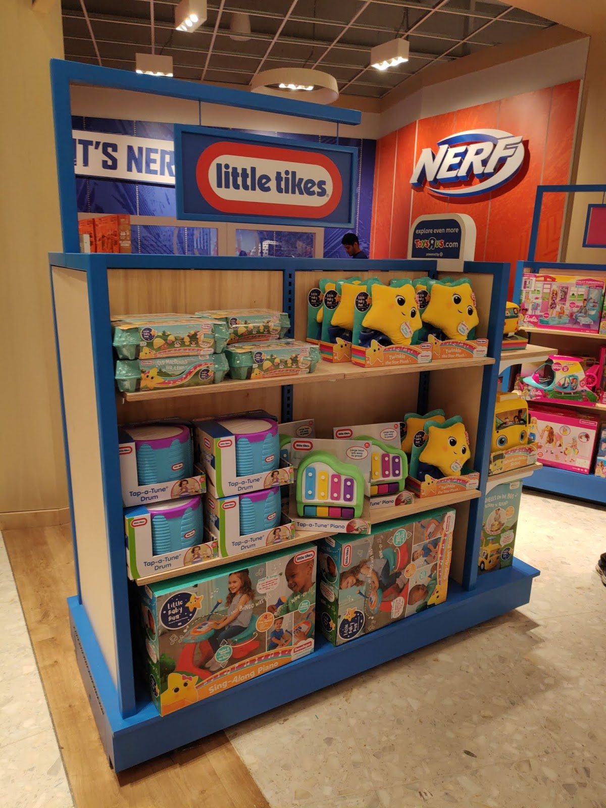 Toys R Us at Westfield Garden State Plaza