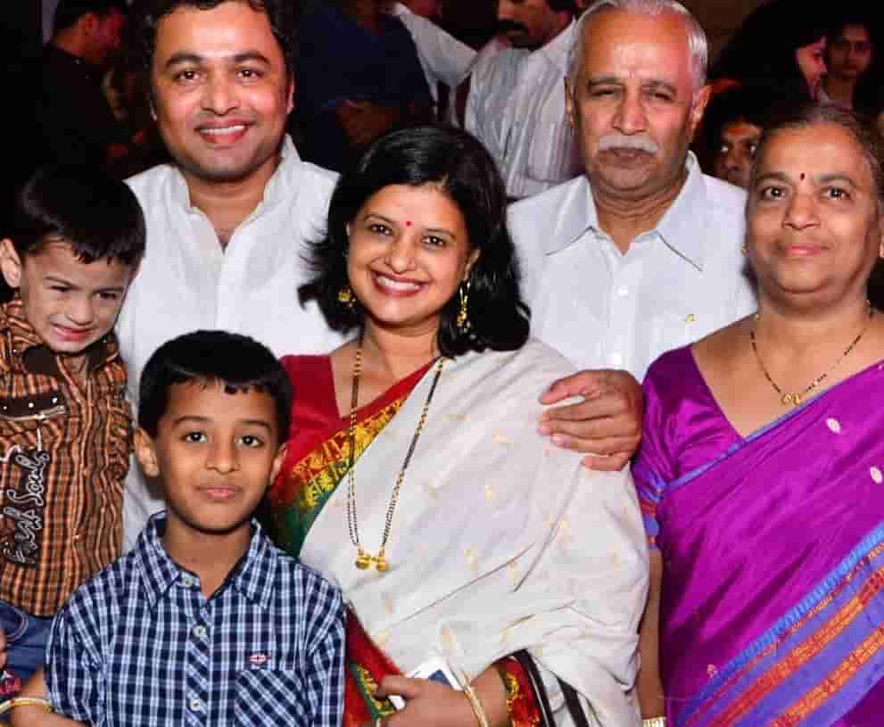 Subodh Bhave Age Wife Movies Family Height Instagram Award Biography More Manjiri pupala is an indian actress and model, famous for her roles in marathi movies and television shows. subodh bhave age wife movies family