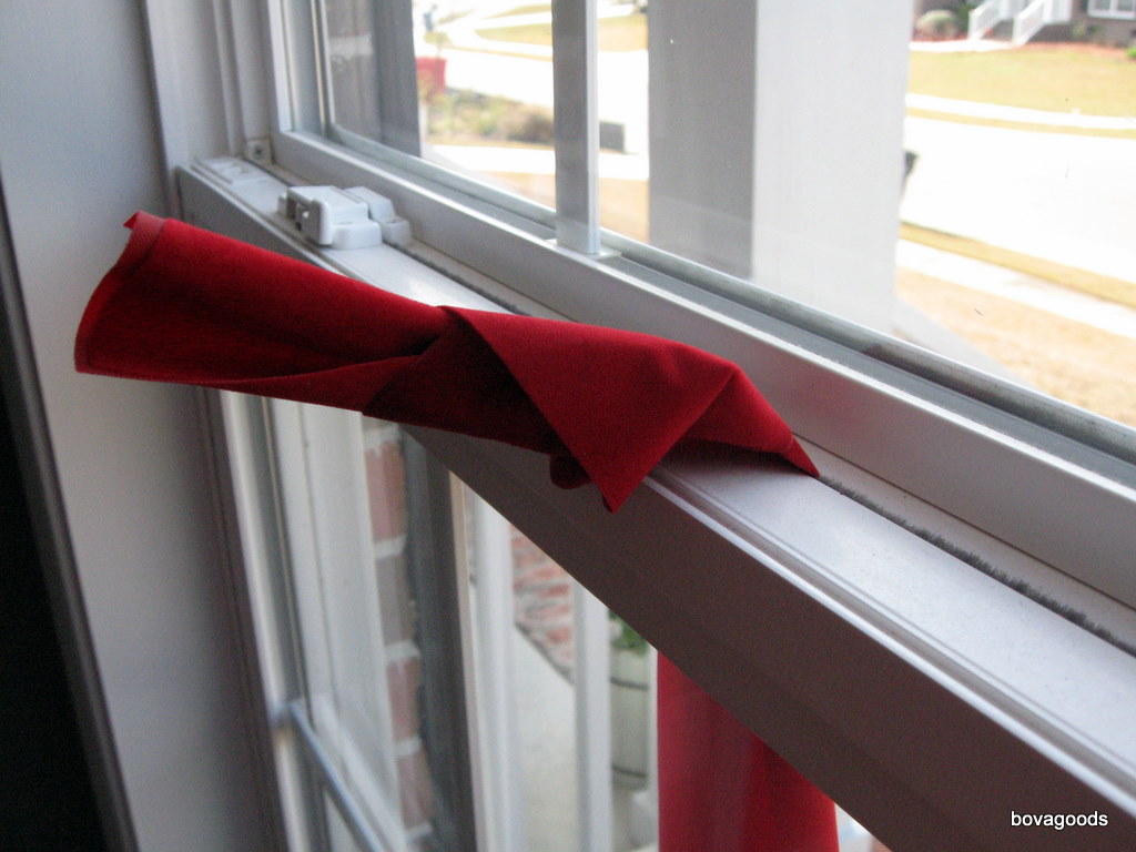 Charleston SC - Christmas Goods: An Easy Way to Hang Window Wreaths