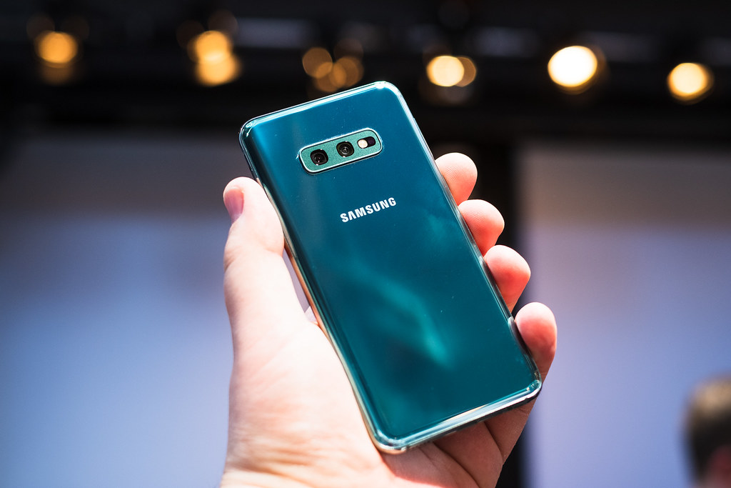 Samsung Galaxy S10e Full phone specification Review Arena360