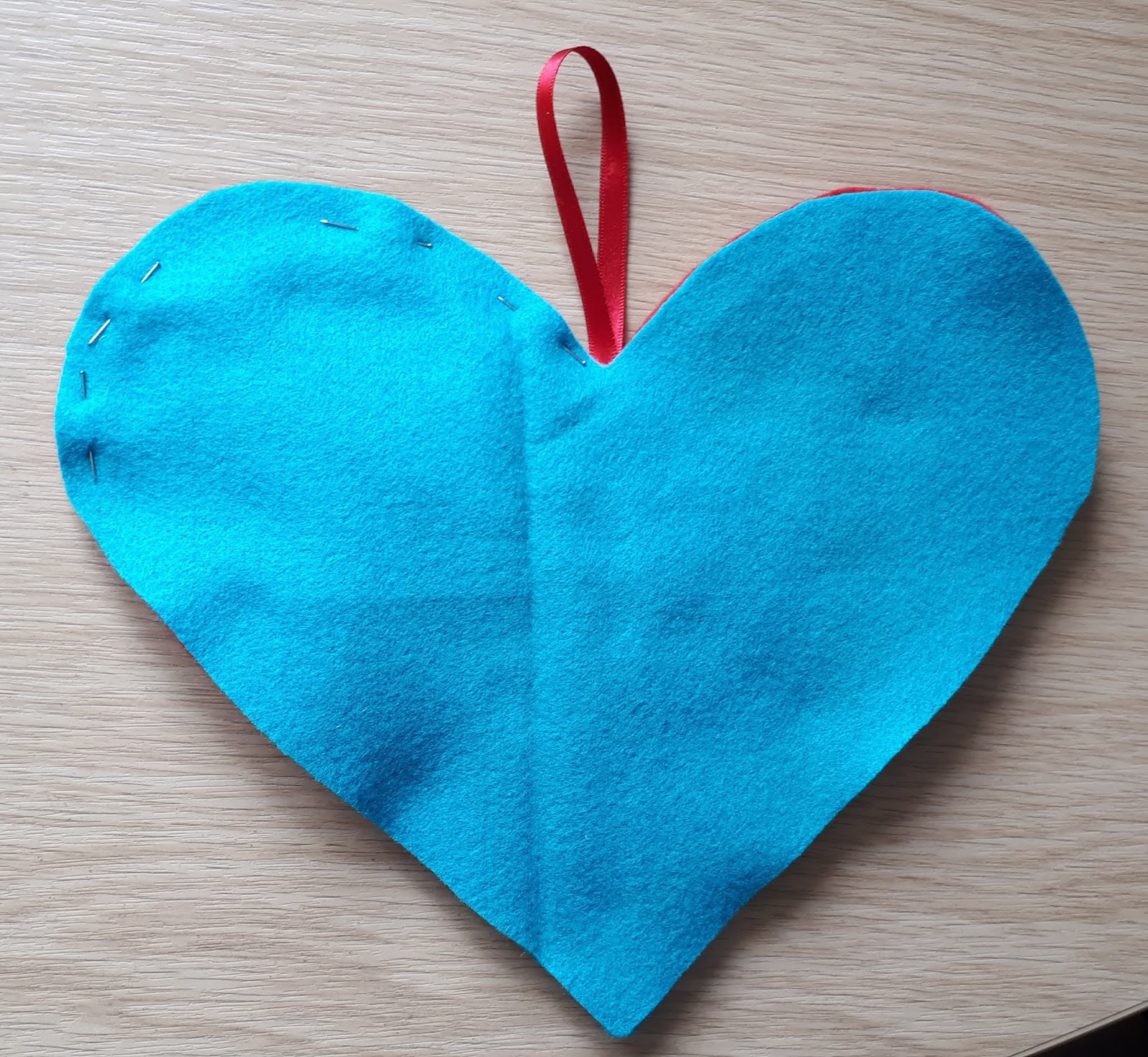 CraigLoves2Crochet and Craft How to make a Felt Applique Rainbow Heart