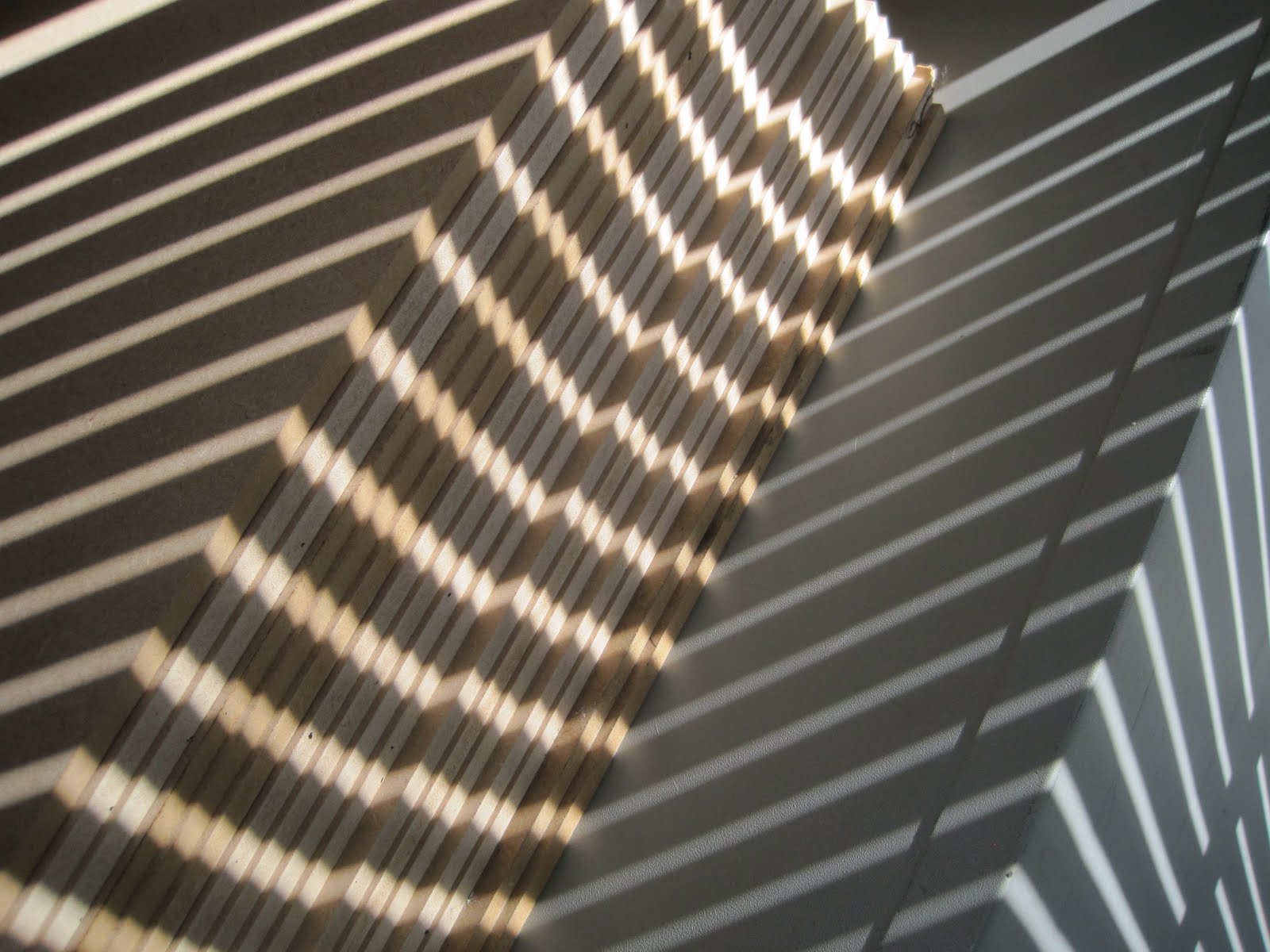 drawdrawdraw: shadow lines (ii)