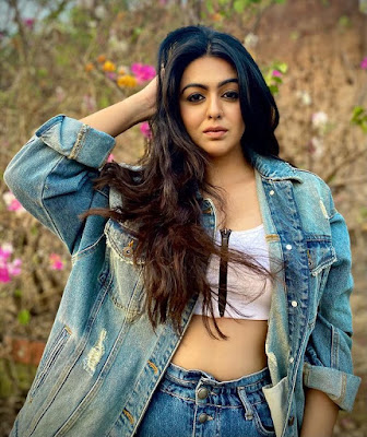 Shafaq Naaz wiki biography
Shafaq Naaz (Ullu Actress) Wiki, Biography, Photos, Height, Weight, Age, Affairs, Net worth & More