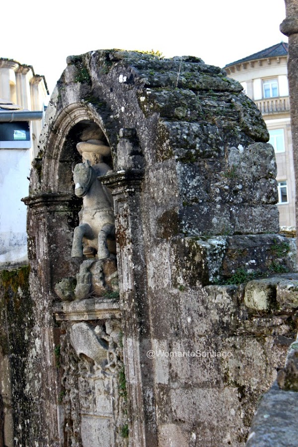 puerta-de-santiago-lugo-camino-de-santiago-primitivo