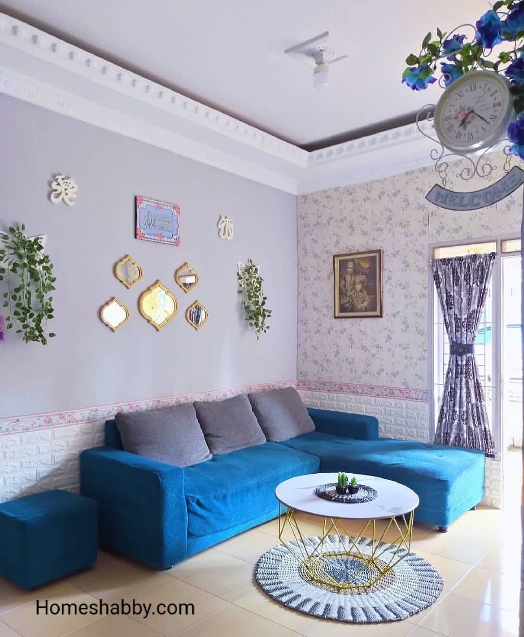 6 Inspirasi Desain Ruang Tamu dengan Sofa Bentuk L Yang Hemat Tempat