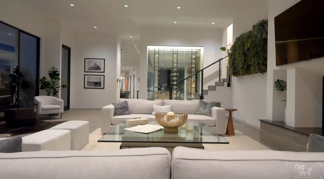 26 Interior Design Photos vs. 727 N Beverly Glen Blvd, Los Angeles Luxury Home Tour