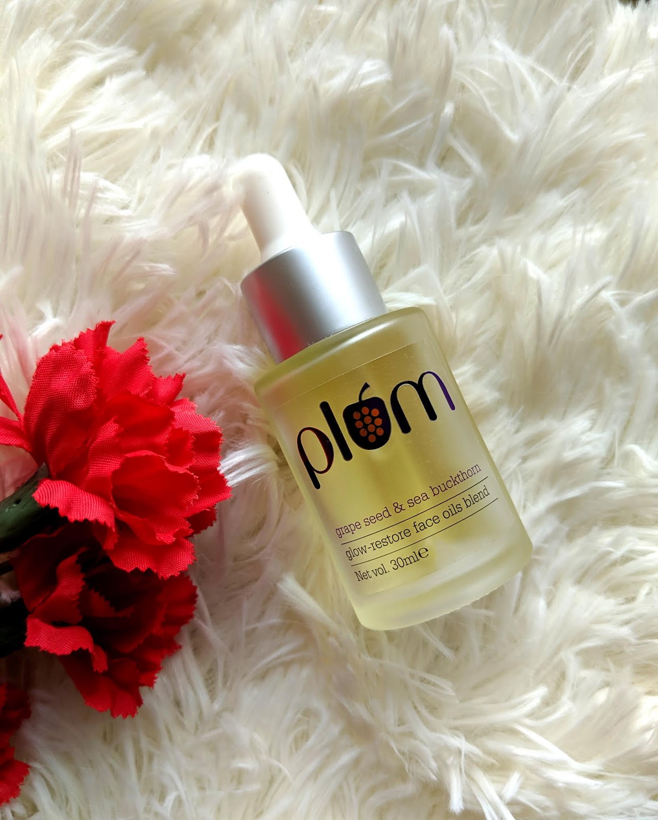 PLUM grape seed and sea buckthorn glowrestore face oil Indian