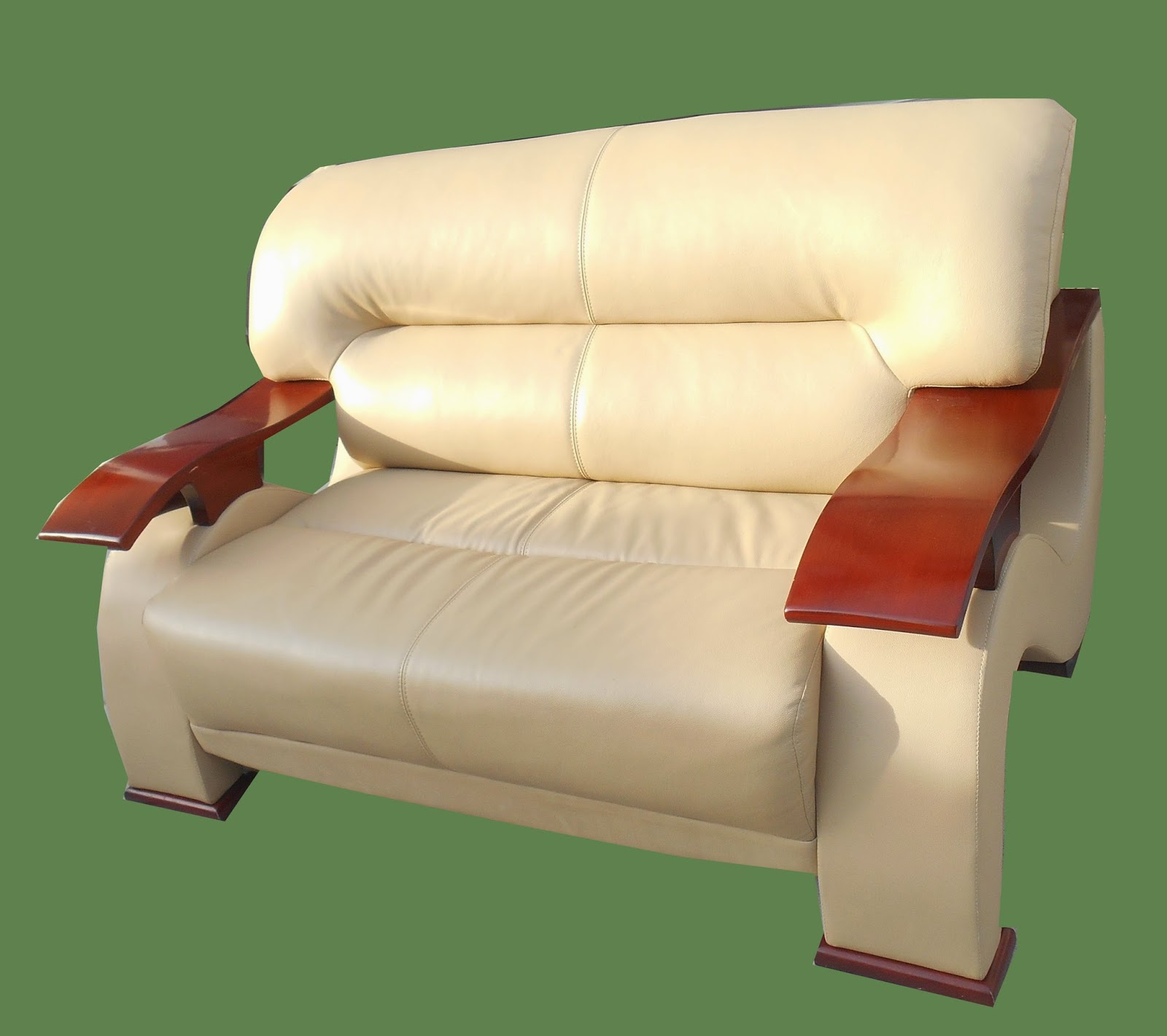 Uhuru Furniture & Collectibles UltraContemporary Leather Sofa Set SOLD