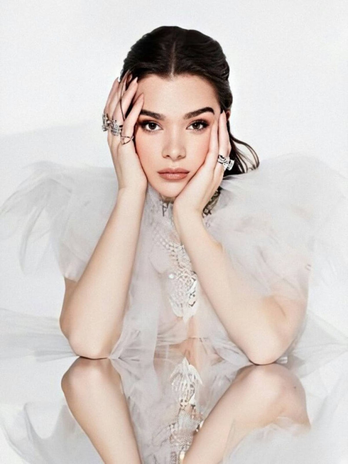 Hailee Steinfeld In I love You’ promo single 2020