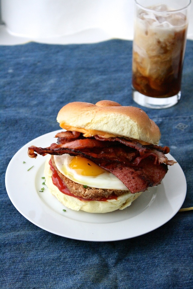How-To Make: The Perfect NYC Deli Breakfast Sandwich At Home! / Hey, EEP!