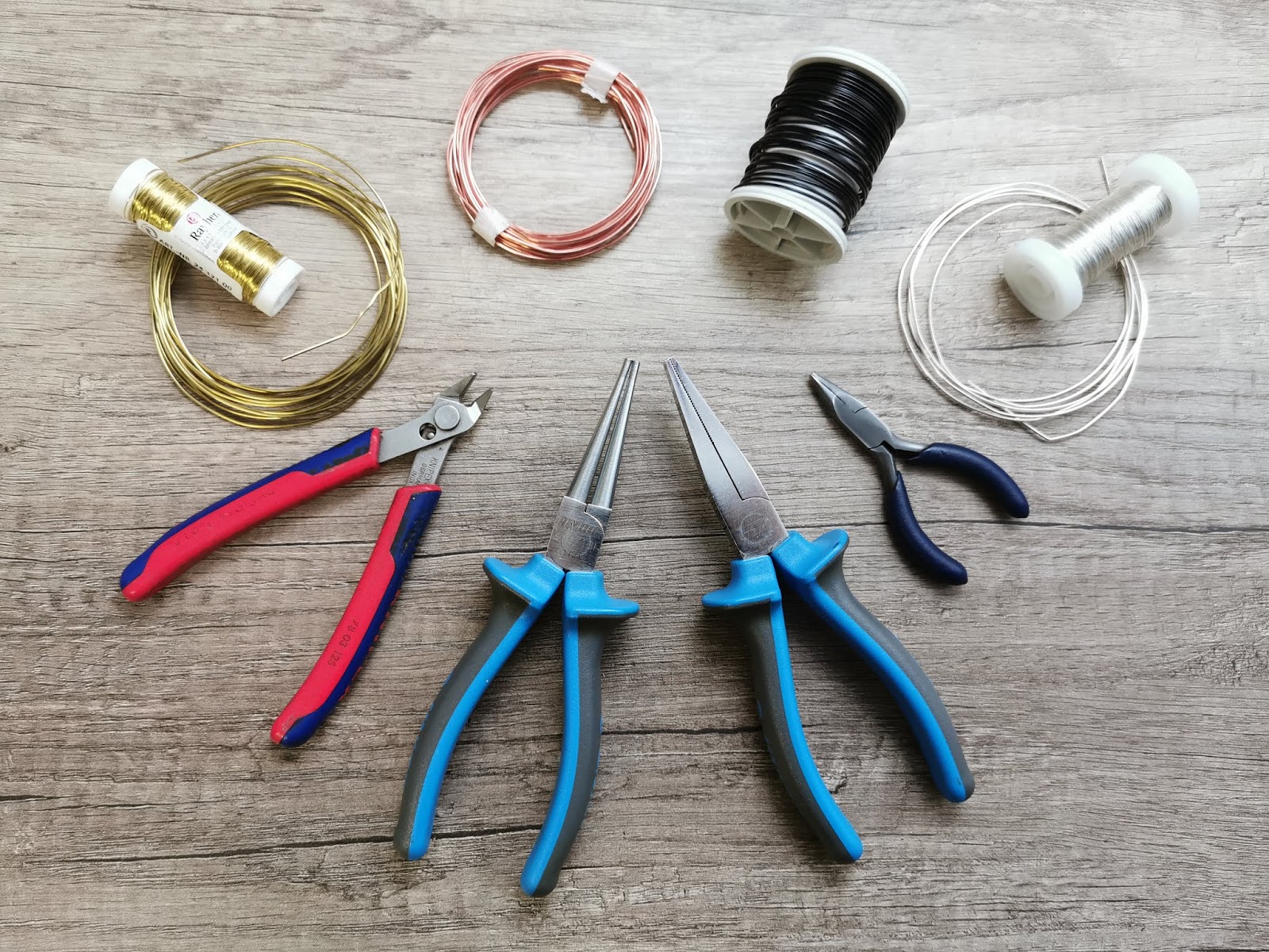 Jessy Herc: Wire-wrapping tools and materials