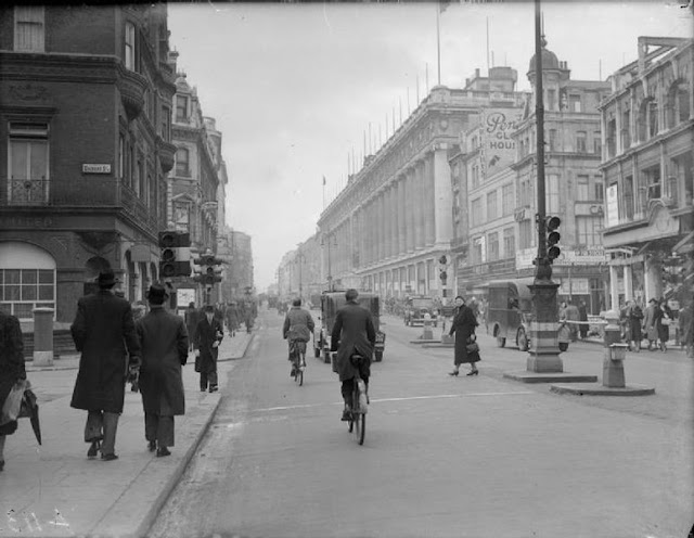 1 February 1941 worldwartwo.filminspector.com Oxford Street London