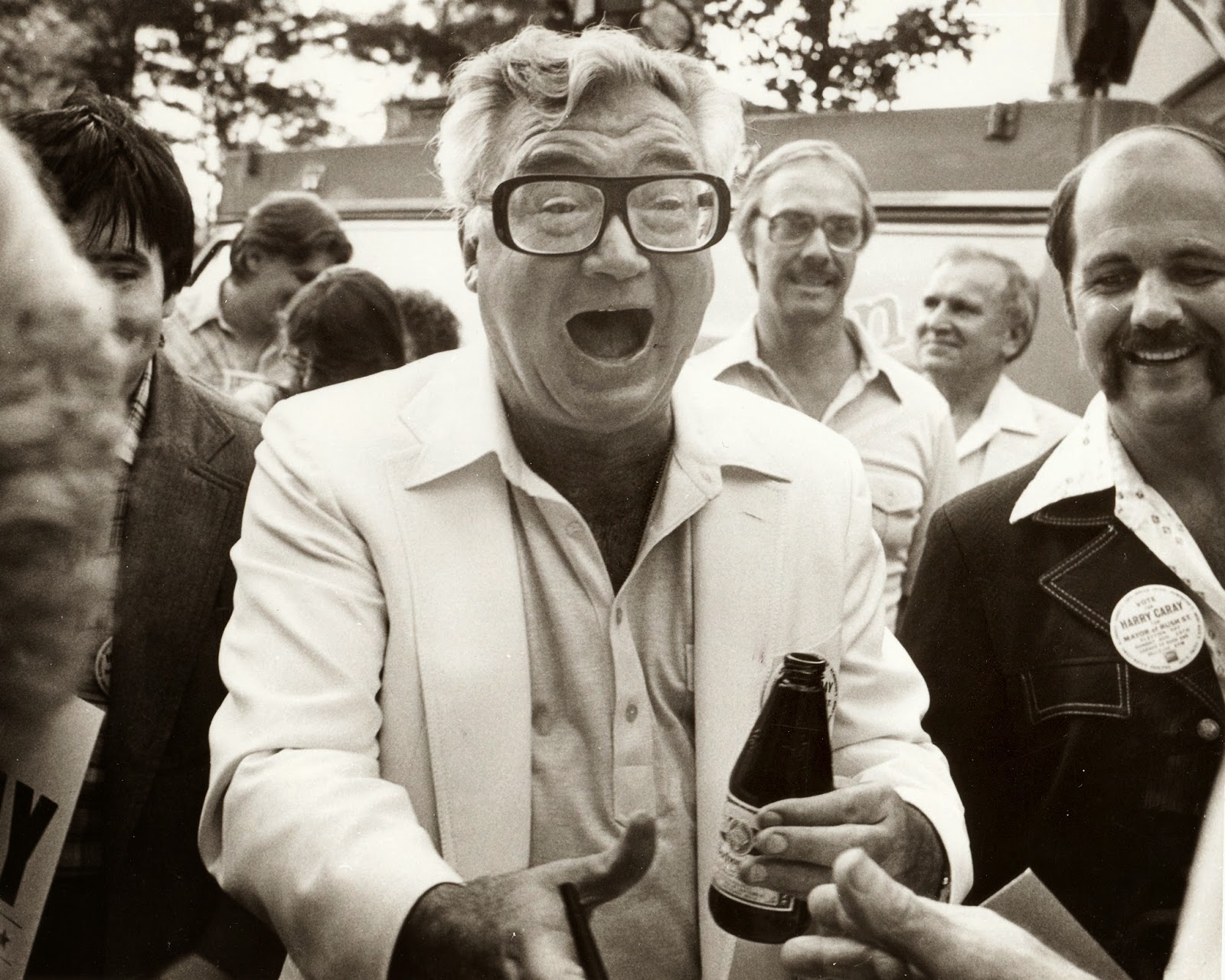 288 consecutive nights in bars—Harry Caray in 1972.