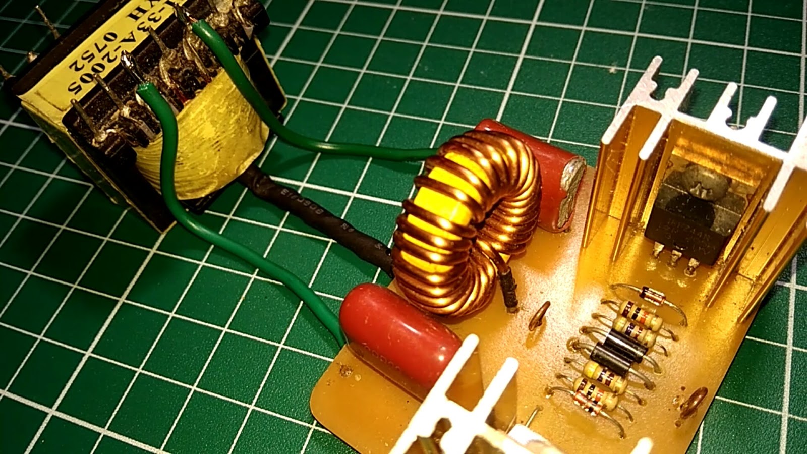 Membuat Inverter Sederhana Menggunakan Trafo ATX Simple