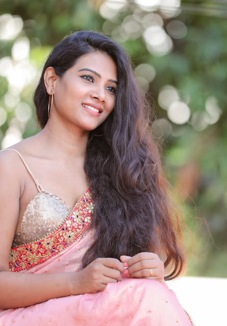 Hot Saree: Television Actress Dhivya Dhuraisamy Hot Saree Photos Collection