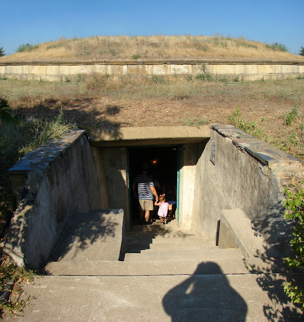 Спускаемся в склеп