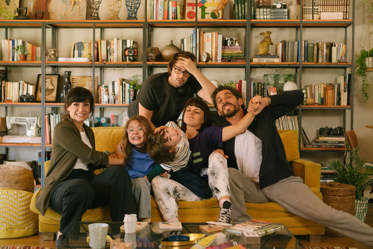 Teaser tráiler de 'Mamá o papá' (2020)