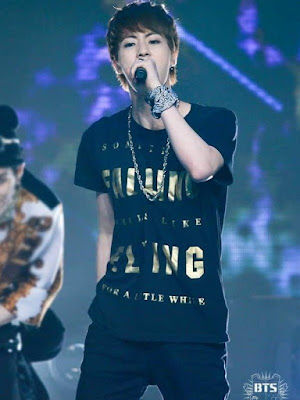 شاهد أول حفل لفرقة Bts 13-06-2013 + صور من الحفل بمناسبة الذكرى الثامنة لترسيمهم شاهد أول حفل لفرقة Bts 13-06-2013 + صور من الحفل بمناسبة الذكرى الثامنة لترسيمهم