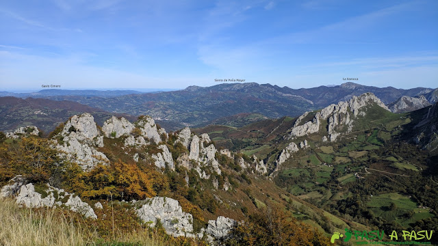 Vista hacia la Xamoca y Peña Mayor desde el Pico Formoso