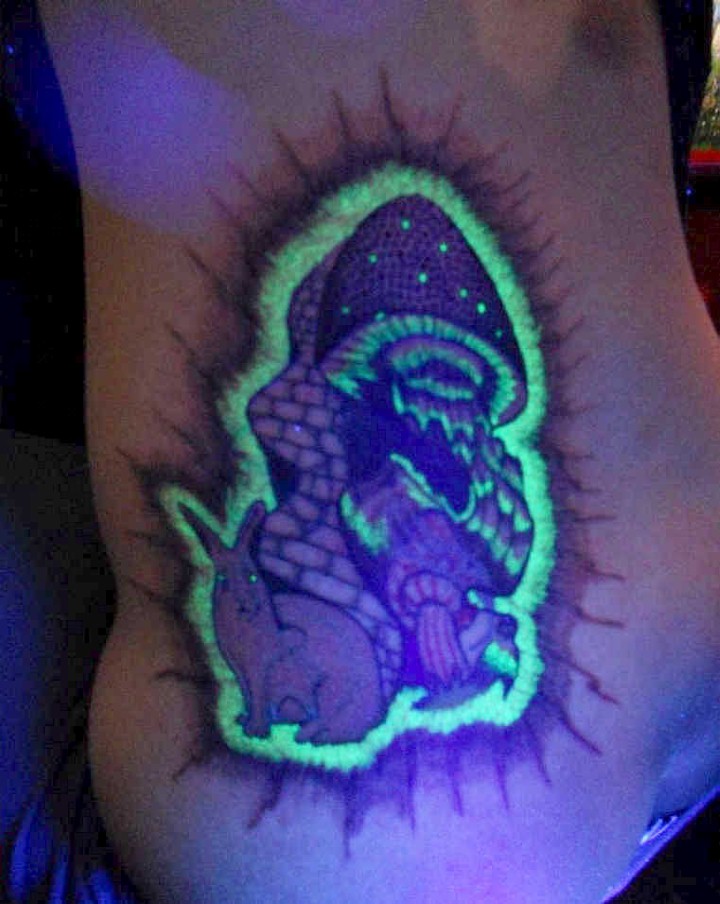 Blacklight татуировки 13