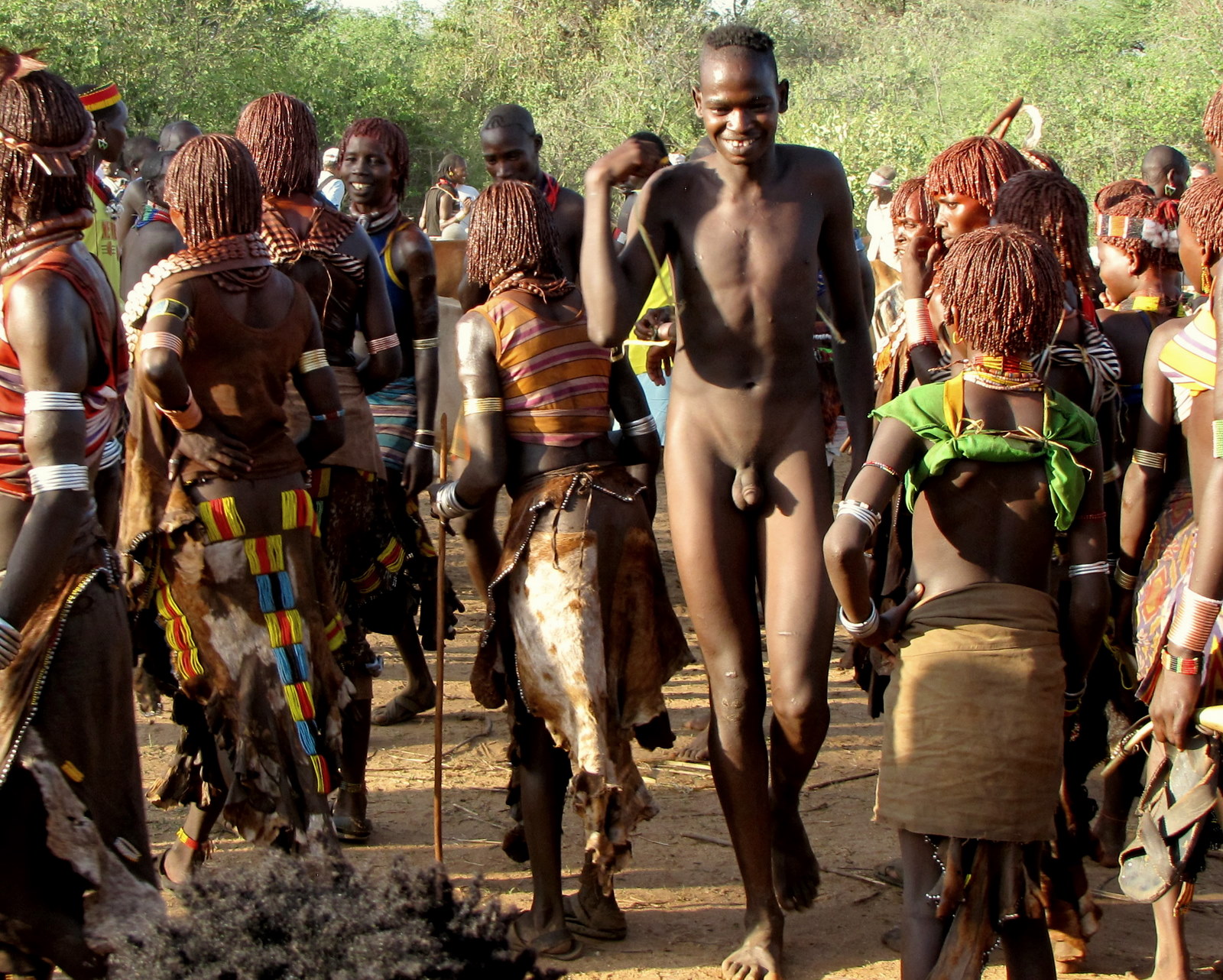 племя с голыми мужиками фото 20