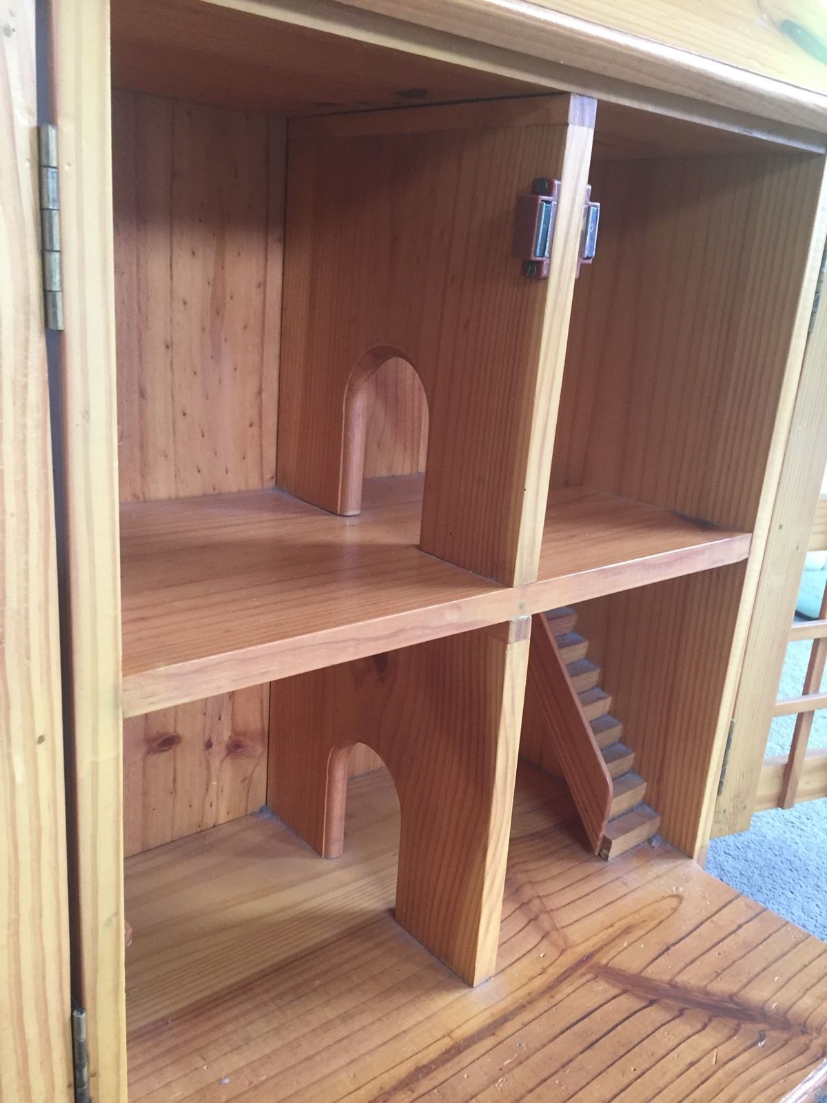 pine dolls house
