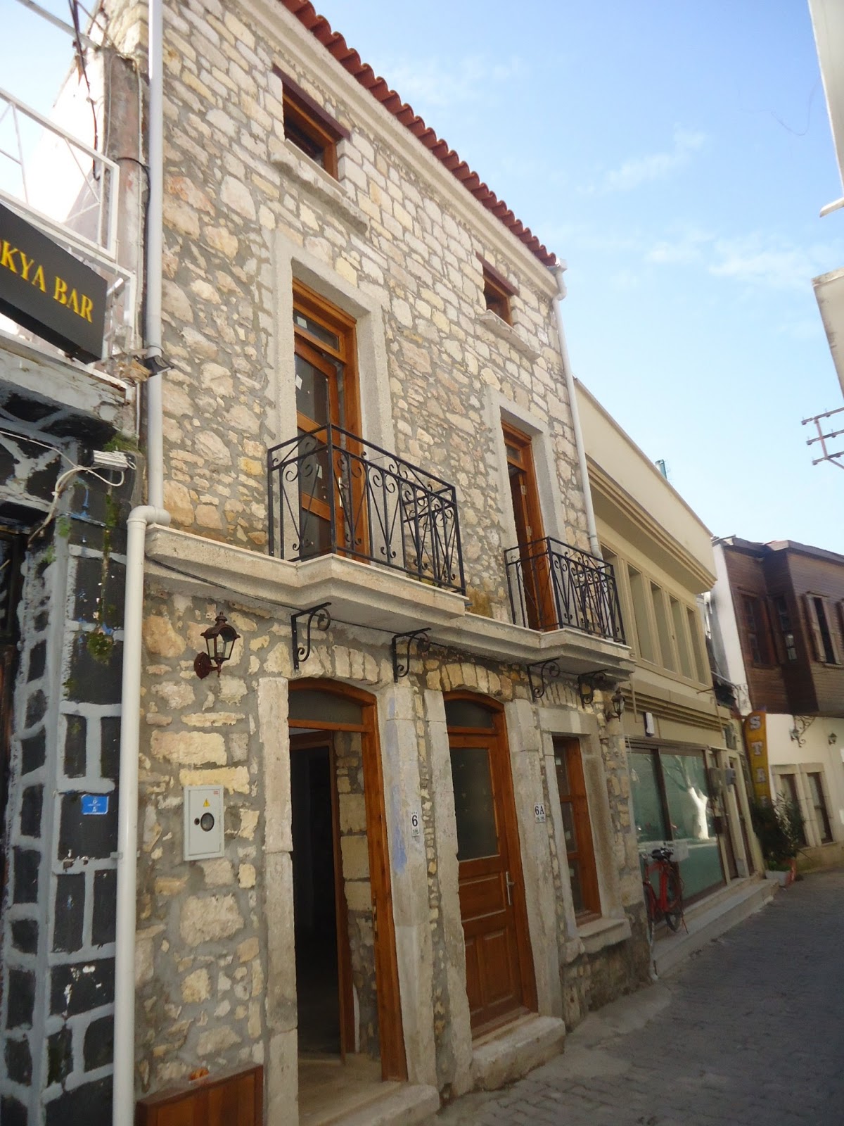 BİNAX GAYRİMENKUL NARLIDERE İZMİR ÇEŞME MERKEZ�DE RESTORE EDİLMİŞ