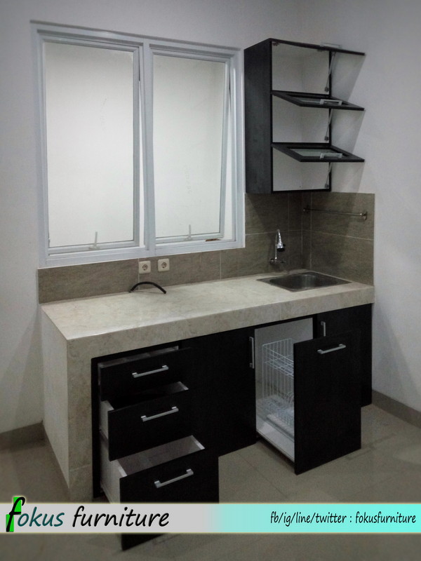 Lemari pintu geser dan kitchen set di Bintaro Furniture Lemari pintu geser dan kitchen set di Bintaro Furniture