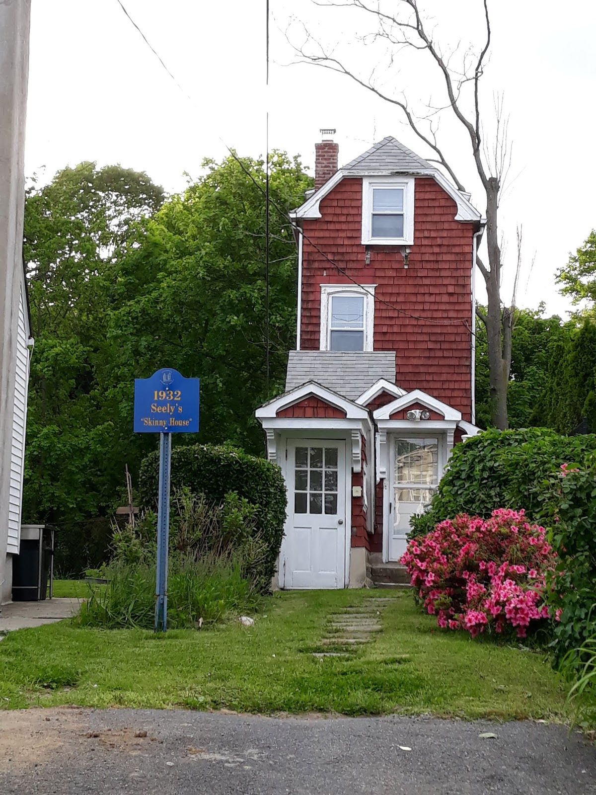 For the Skinny on That Tiny House in Mamaroneck “Seely’s Skinny House”
