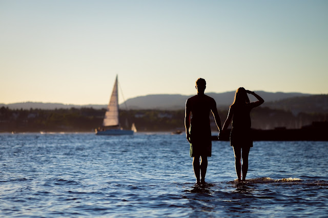 Interesting/Best/Secret Things to Talk About With Your Girlfriend Ask her about her family and friends Interesting/Best/Secret Things to Talk About With Your Girlfriend Ask her about her family and friends