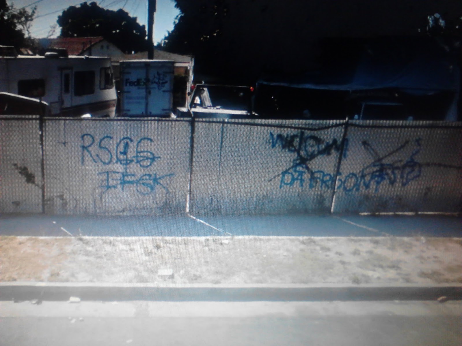 crip gangs graffiti rolling 60 crip ( ave )