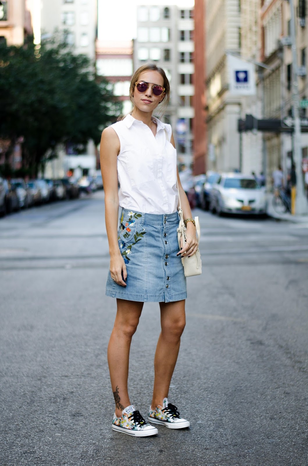 THE BEST WAY TO WEAR AN EMROIDERED DENIM MINI SKIRT Kristjaana
