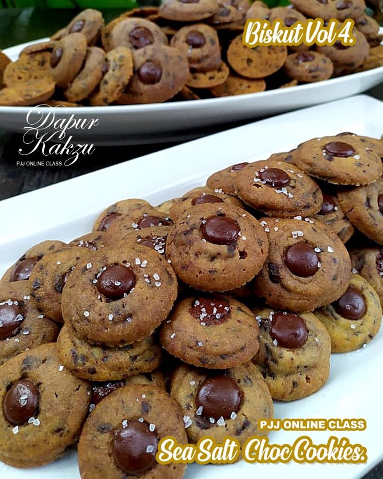 resepi sea salt choc chip cookies Sasha Batts