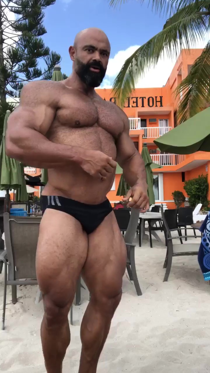 Бодибилдер Илья Чистиков
