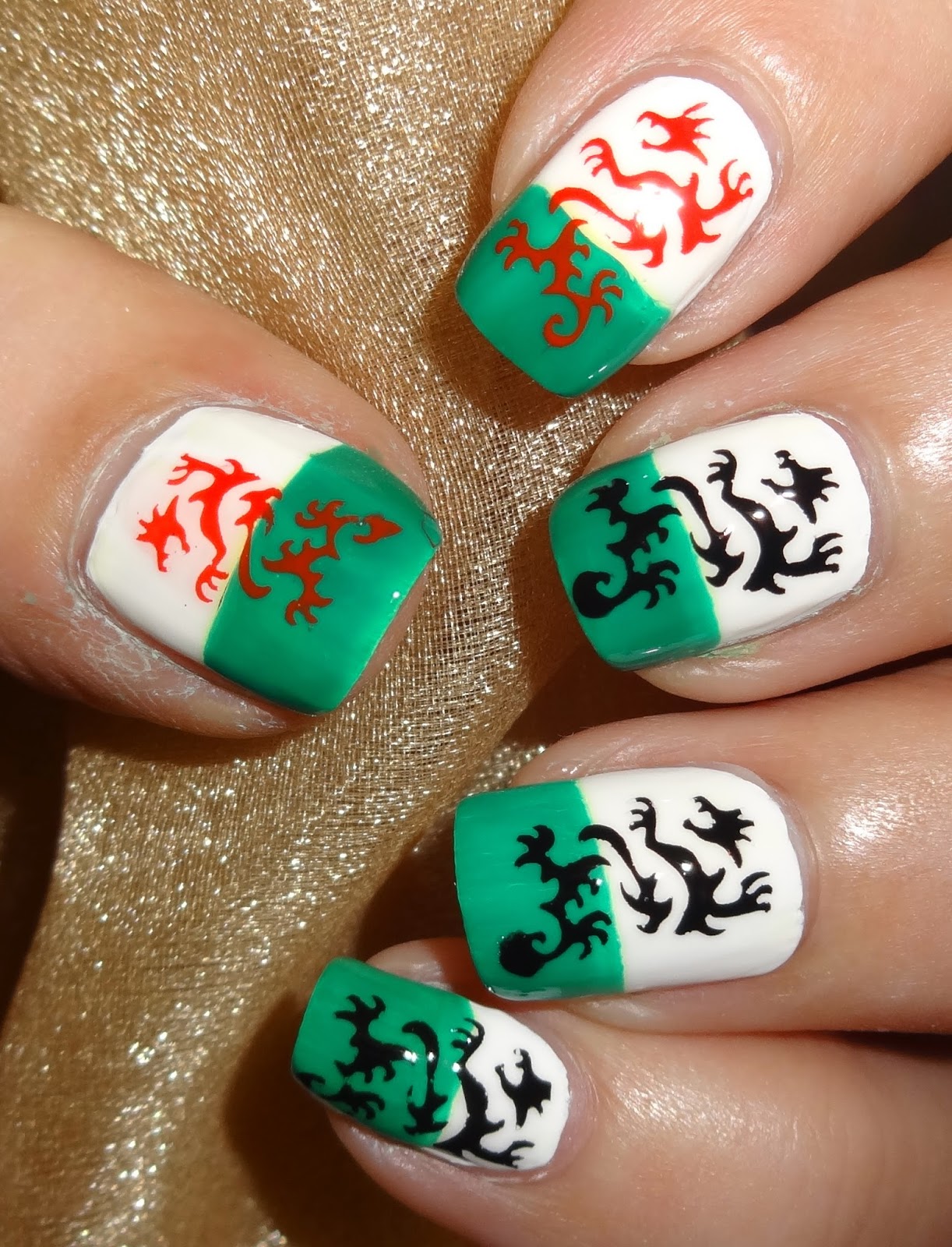 Wendy's Delights: Welsh Dragon Nails using smART Nails Stencils P043