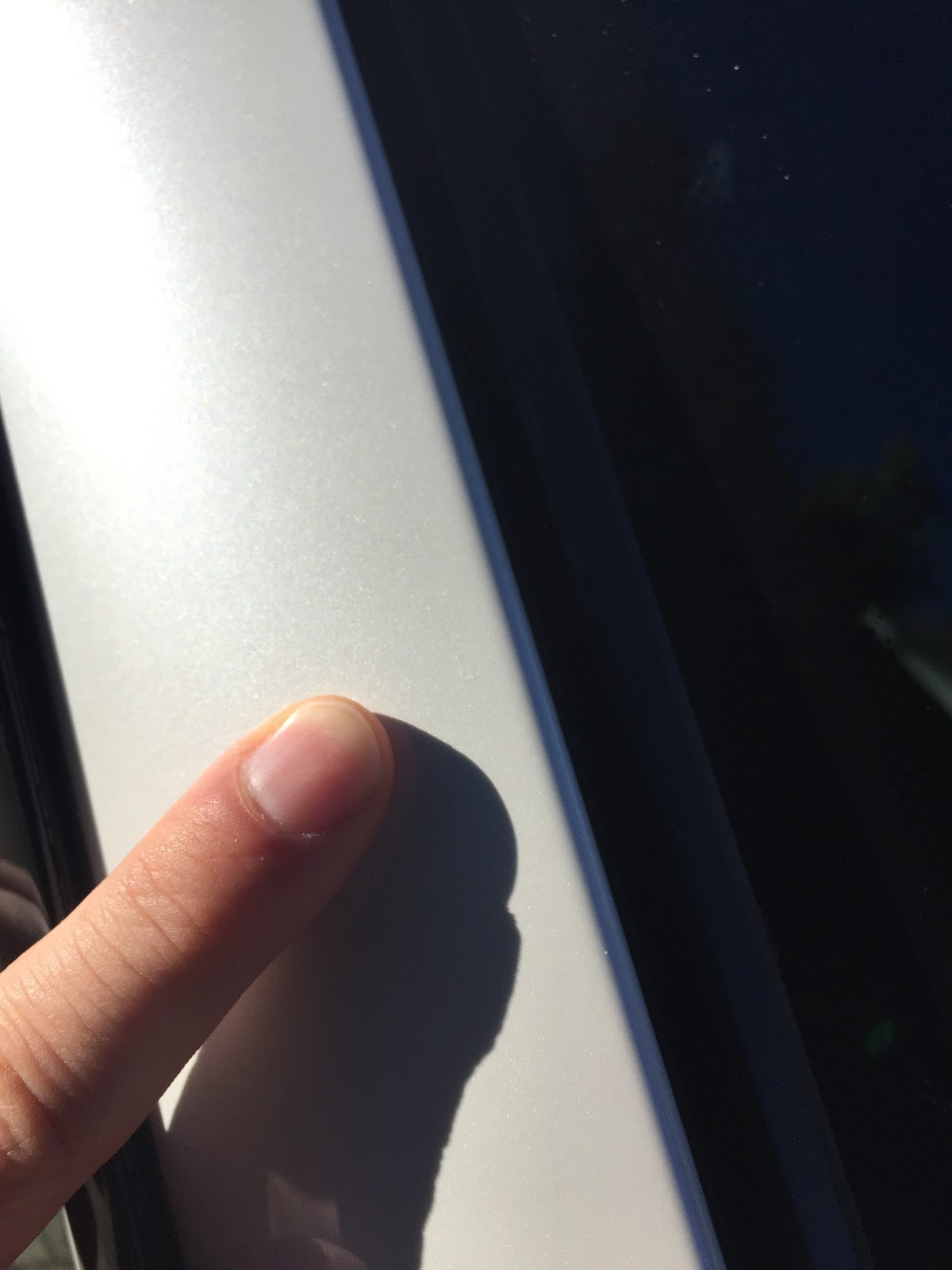 Detailing of Mineralwhite Metallic on a E92 M3 how to touch up rock chips