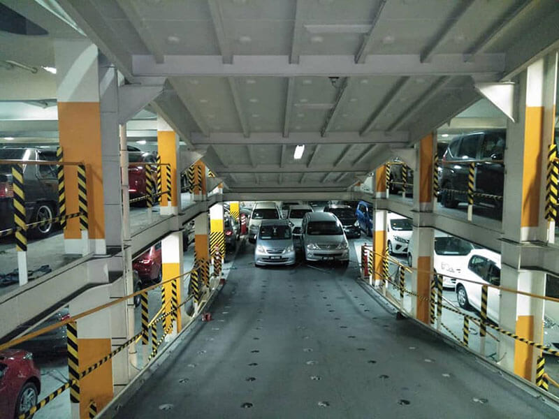 kereta dalam kapal untuk dihantar ke Sabah atau Semenanjung dalam keadaan ro ro.