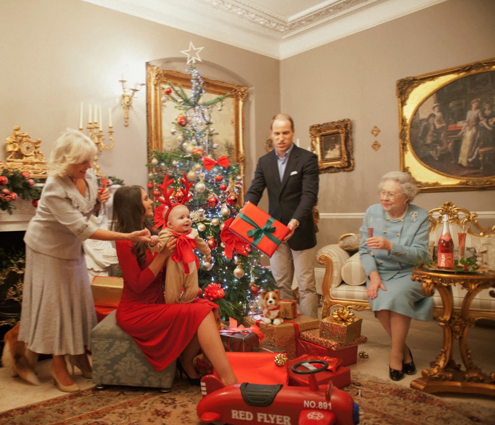 виндзоры рождество кейт 2022. рождественская елка в букингемском дворце. елка в виндзорском замке. семья на новый год королева. семья на новый год королева.