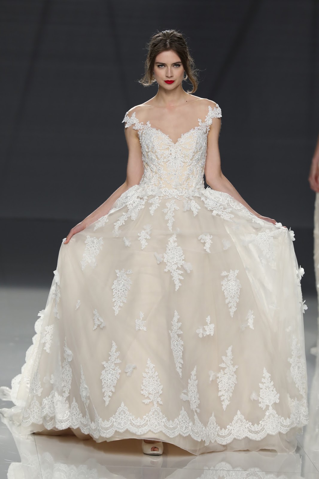 Bridal Elegance: DEMETRIOS