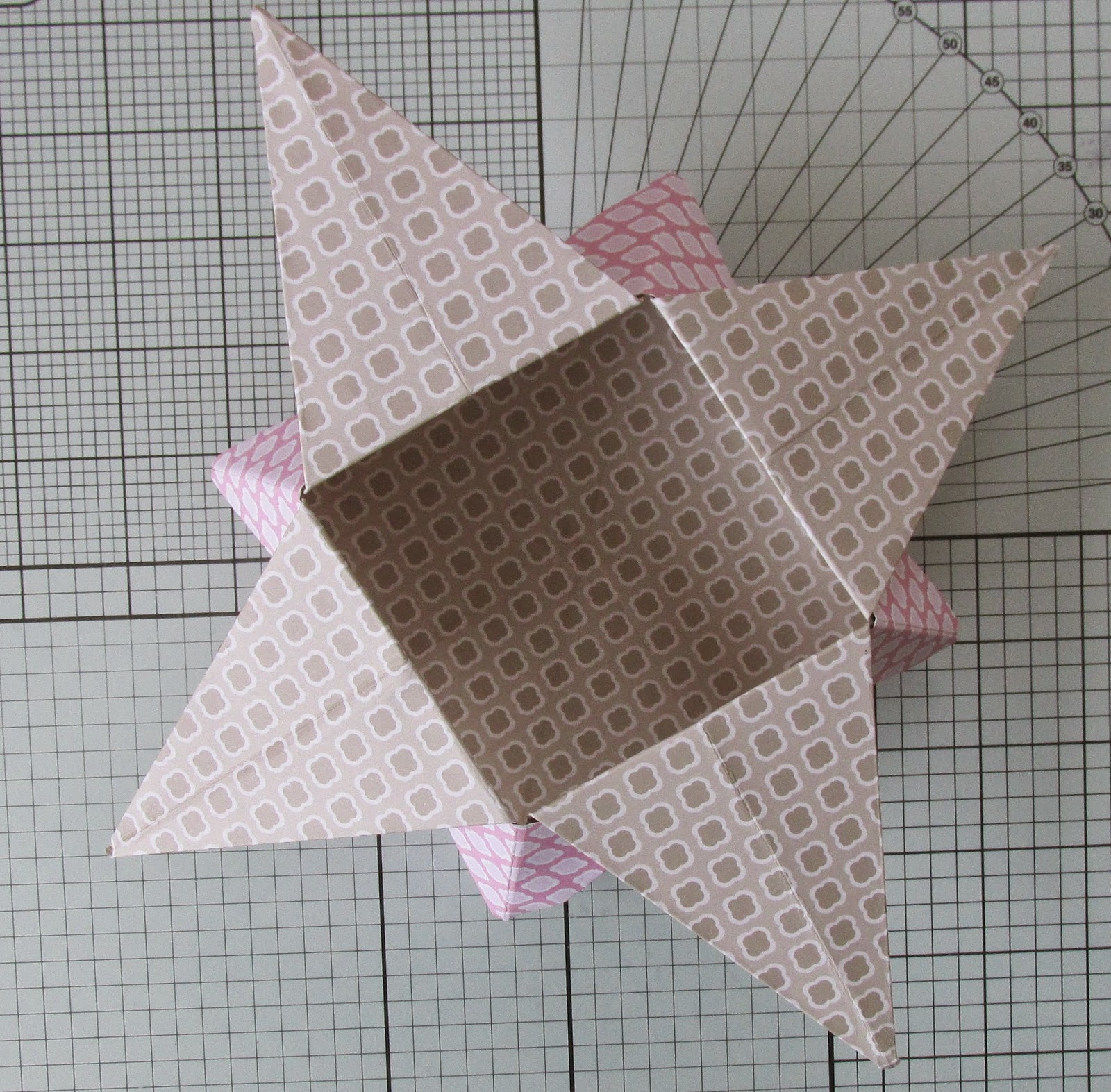 A Passion For Cards Paper folded "basket"