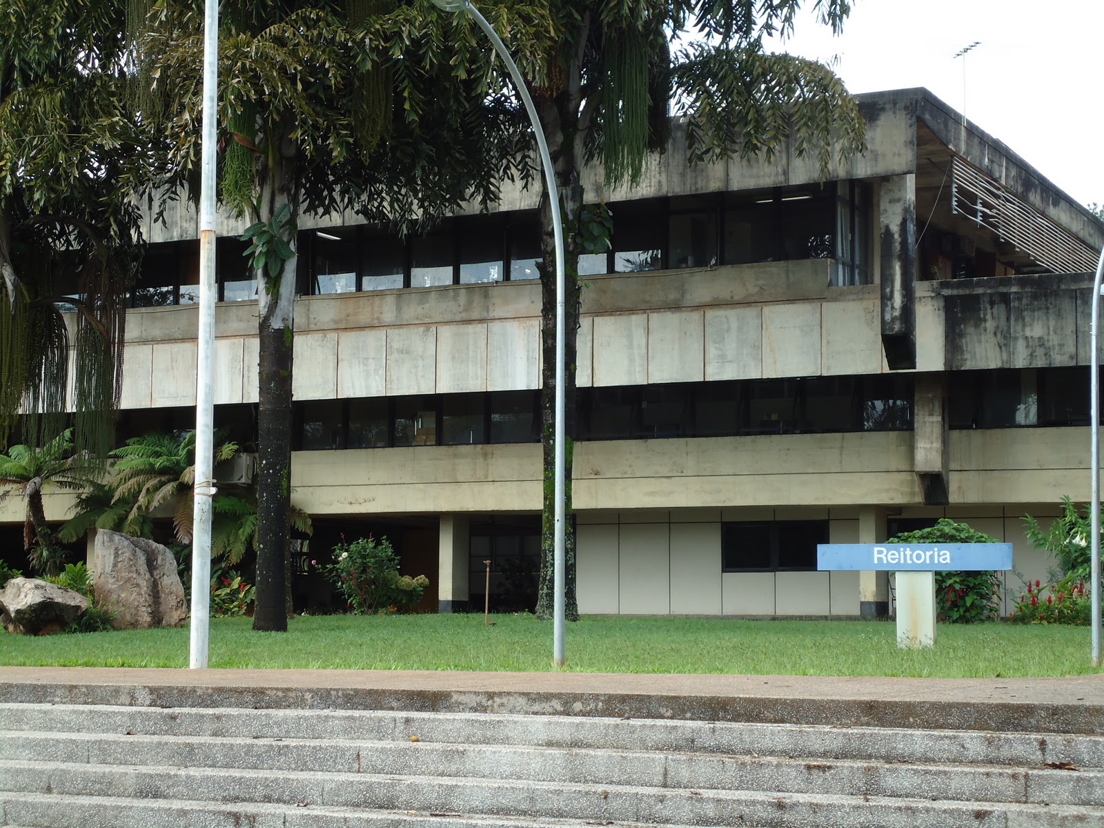 Práticas mediáticas na educação UnB (Universidade de Brasília) Prédio da Reitoria