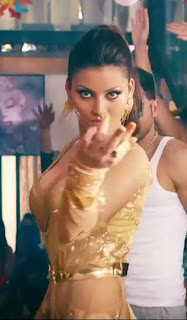 Urvashi Rautela In Daddy Mummy Song From Bhaag Johnny (29)