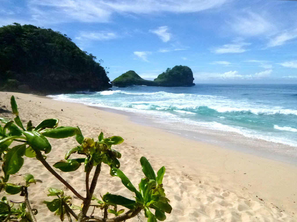10 Wisata Pantai Terindah di Indonesia - MLDSPOT