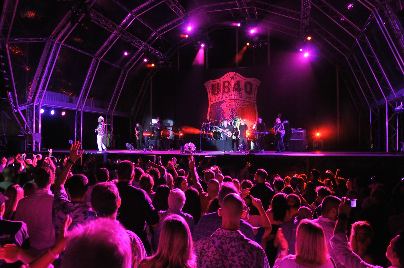 Pine Cliffs Resort comemorou bodas de prata ao som de UB 40