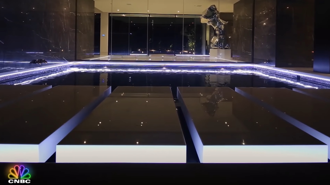 66 Interior Design Photos vs. Michael Jordan's Chicago & Bel Air Mega-Mansions Tour | Secret Lives of The Super Rich