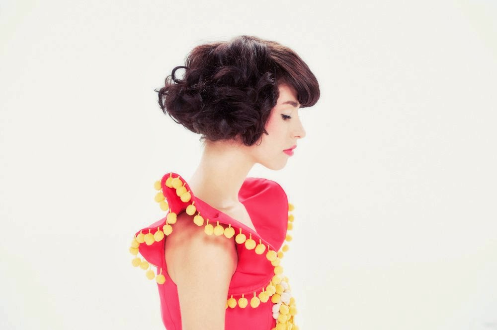 Mary's Musicology A place to find new music Kimbra Plain Gold Ring (Nina Simone Cover) video