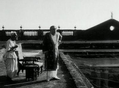 Jalsaghar's Opening Sequence, Huzur (Chhabi Biswas) and Servant, Directed by Satyajit Ray