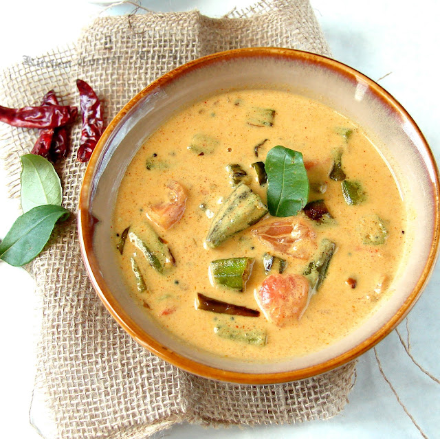 Vendakka Thakkali Curry/ Okra Tomato Curry