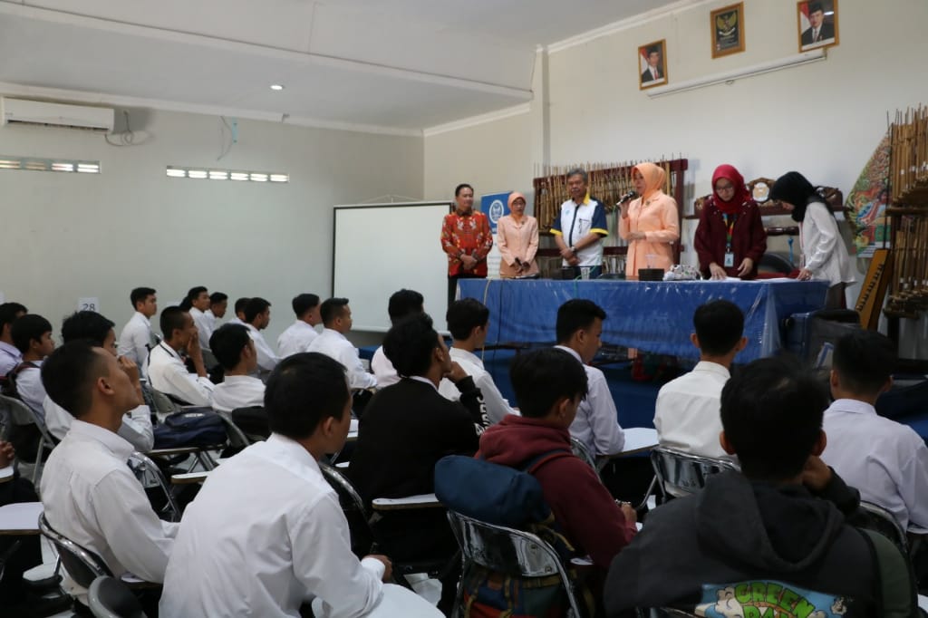 FBKK Kota Bandung dan SMK Angkasa lanud Buka Peluang Kerja untuk Lulusan SMK